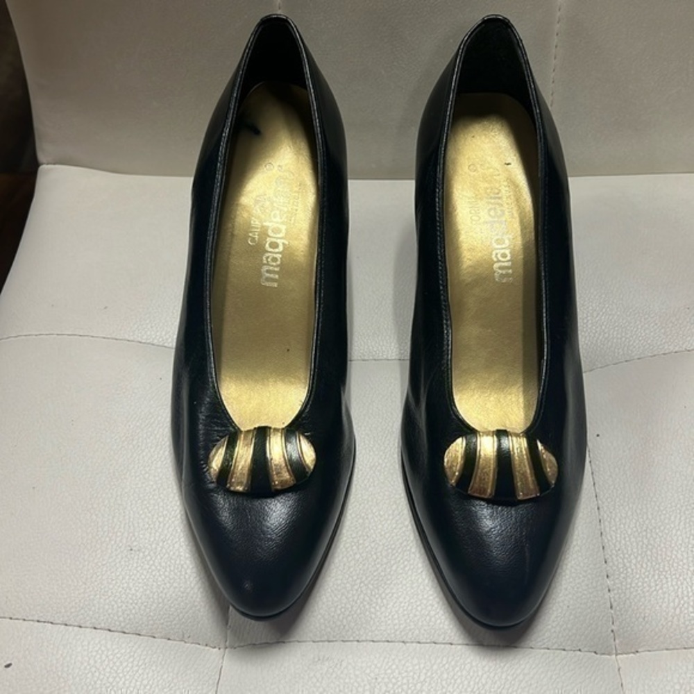 Vintage, California, MAGDESIANS navy blue and gold size 9 shoe